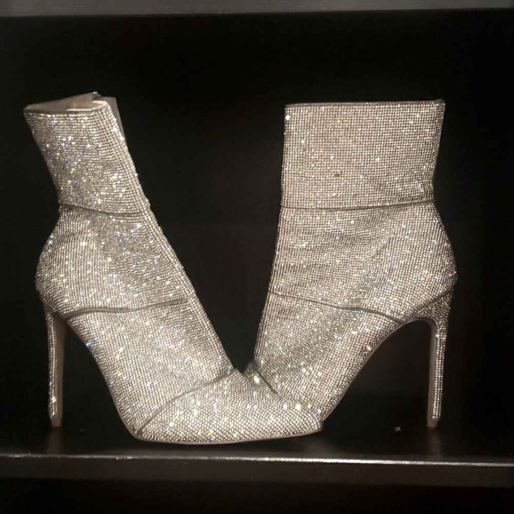 Sparkly Stone Silver Steve Madden Ankle Boot size 10